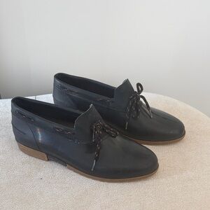 Women’s Black Water Proof Shoes… Great For Gardening